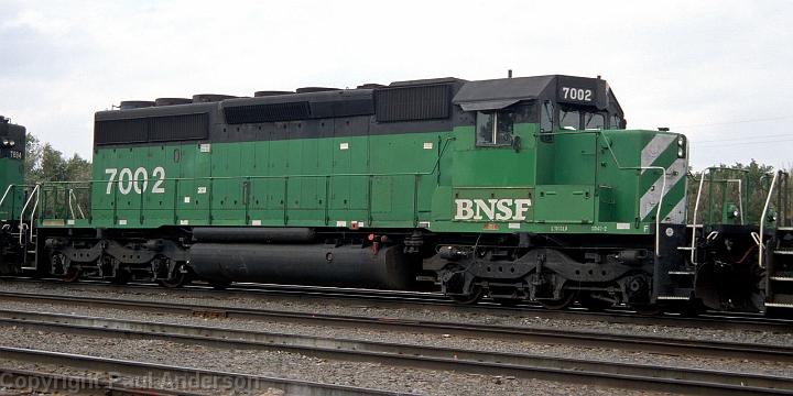 BNSF 7002 SD40 2.jpg